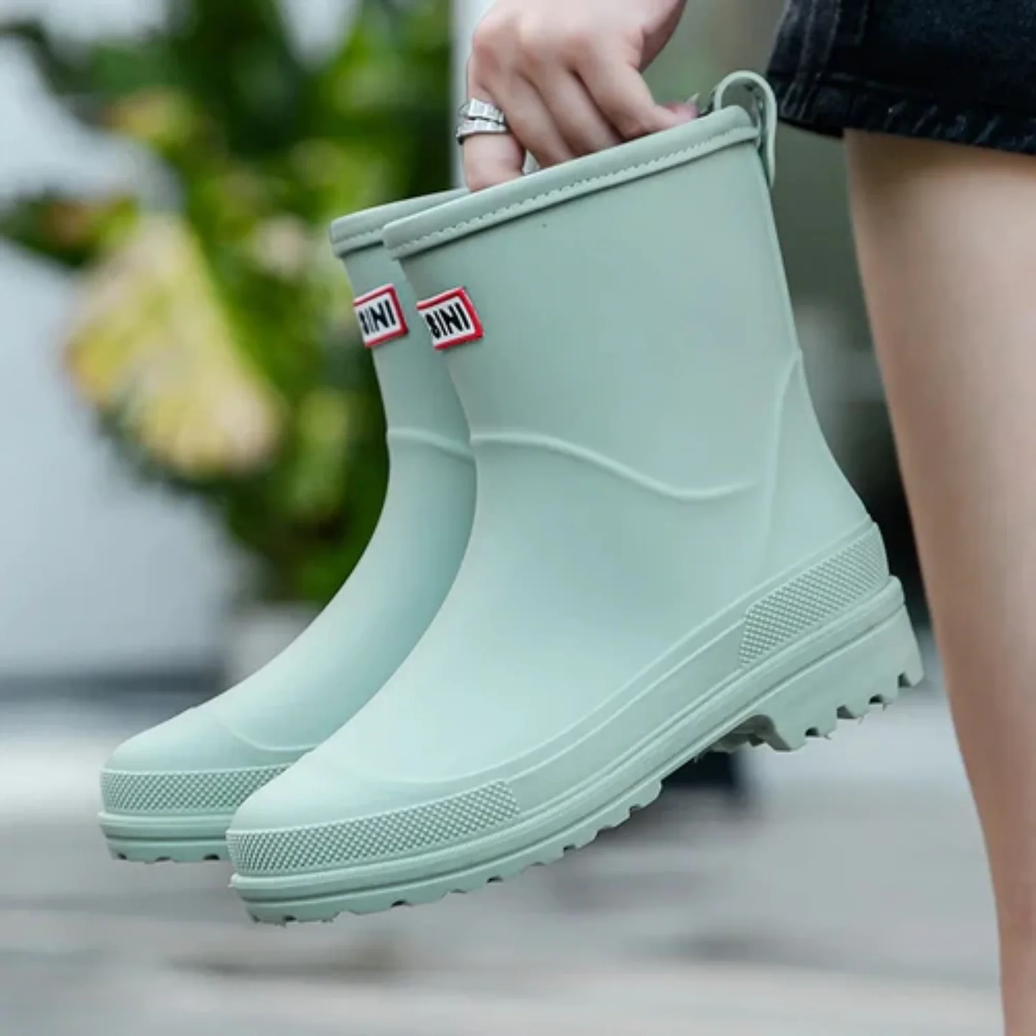 Bottes de pluie chic et imperméables pour femmes - élégantes et fonctionnelles – Image 7
