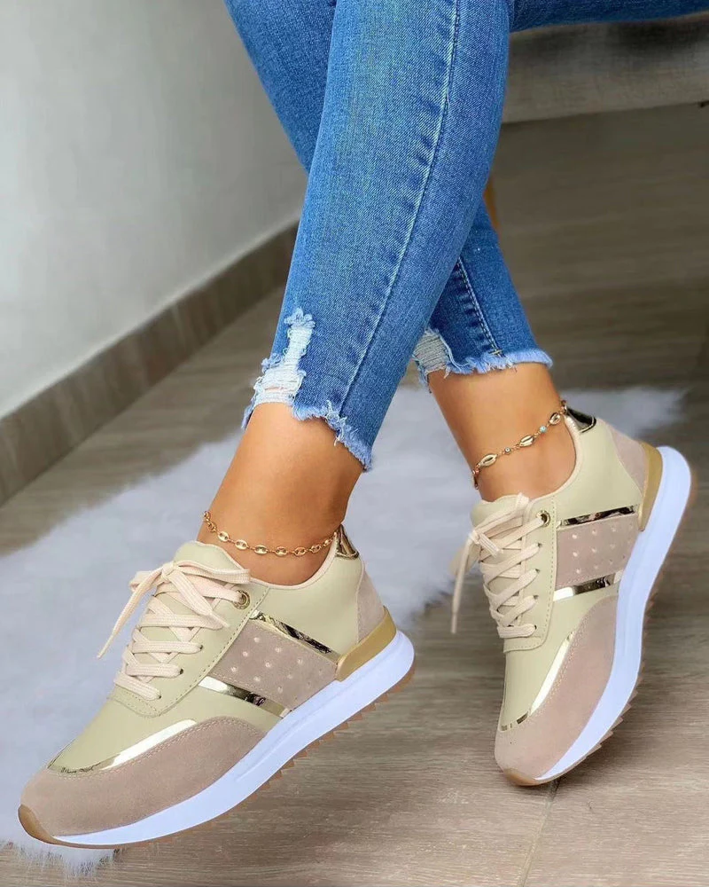 Des baskets bicolores pour un look stylé – Image 6