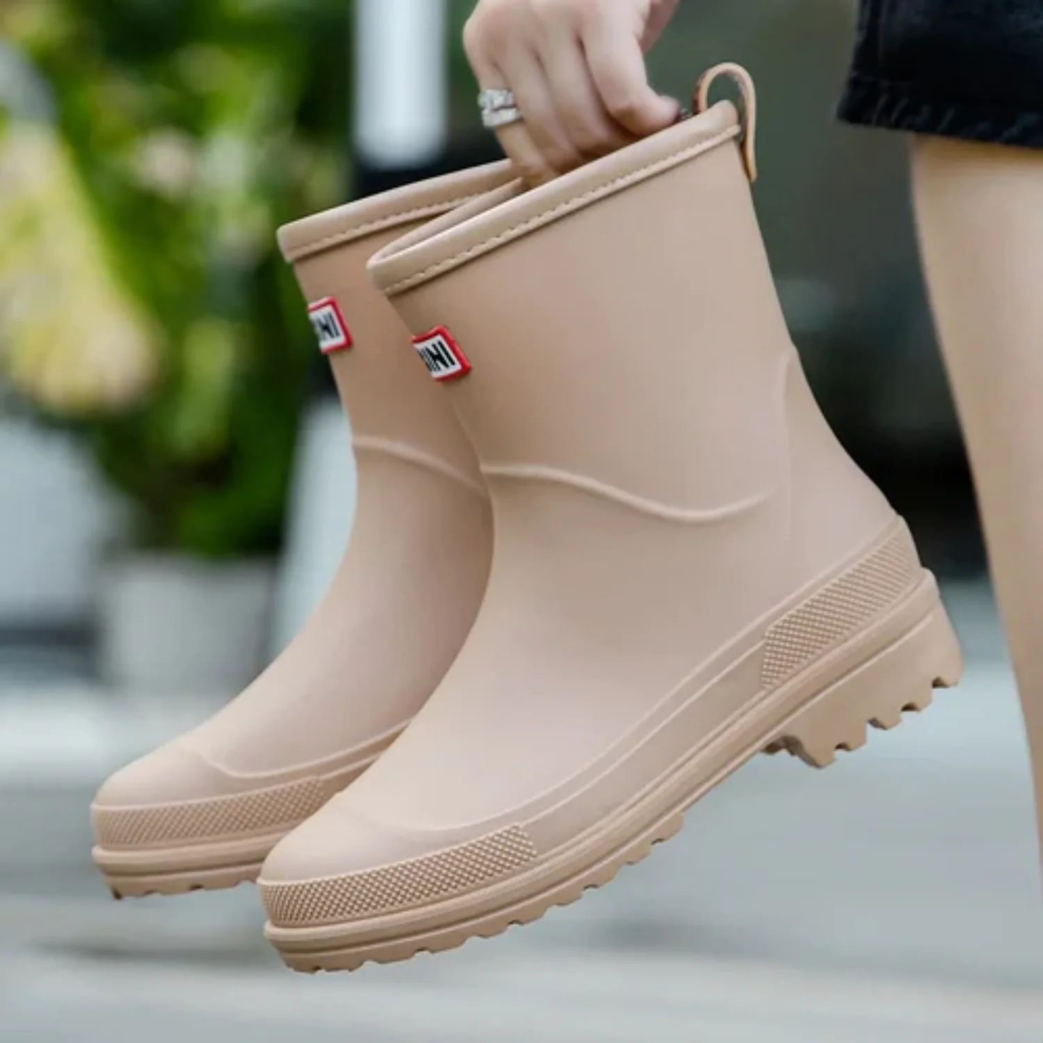Bottes de pluie chic et imperméables pour femmes - élégantes et fonctionnelles – Image 5