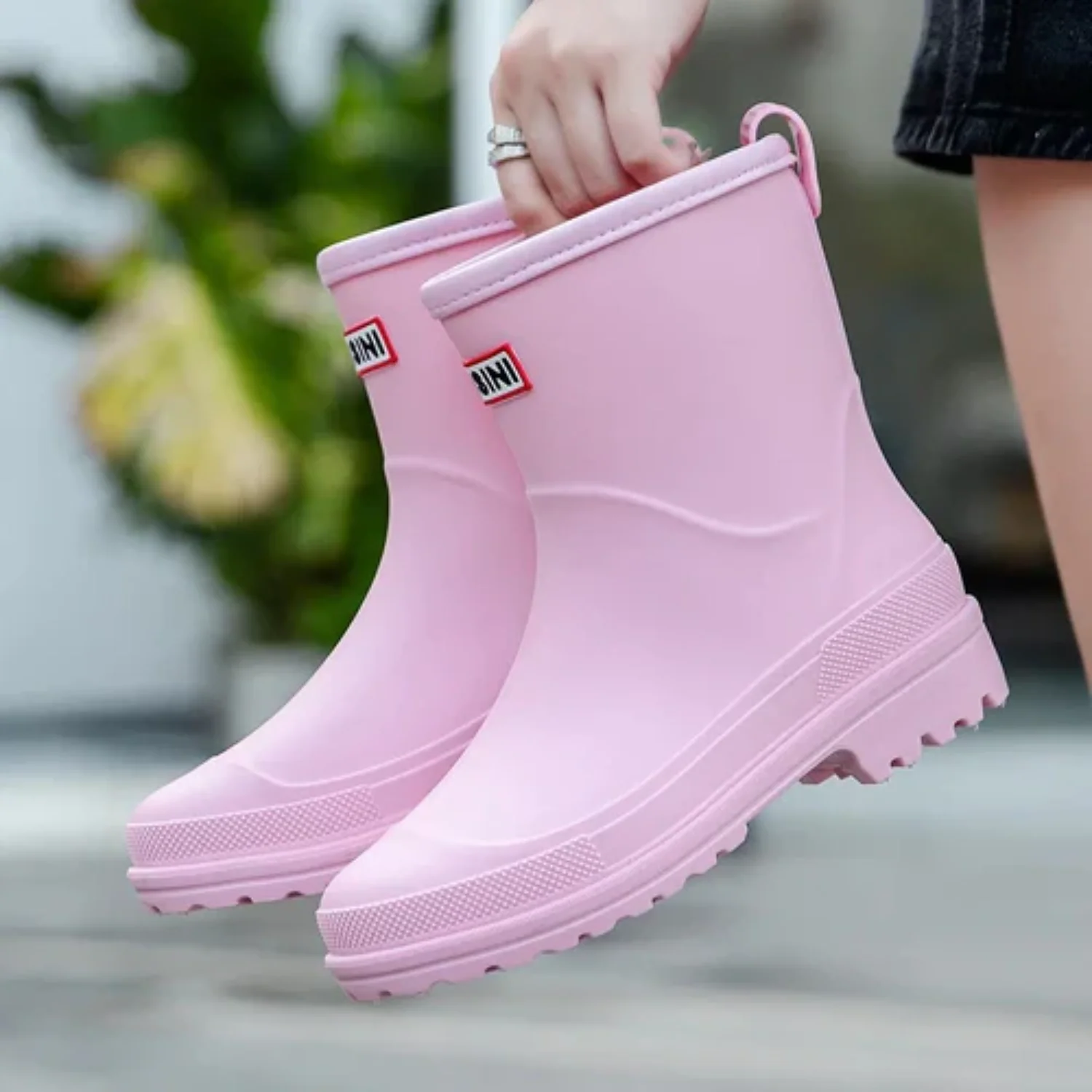 Bottes de pluie chic et imperméables pour femmes - élégantes et fonctionnelles – Image 6