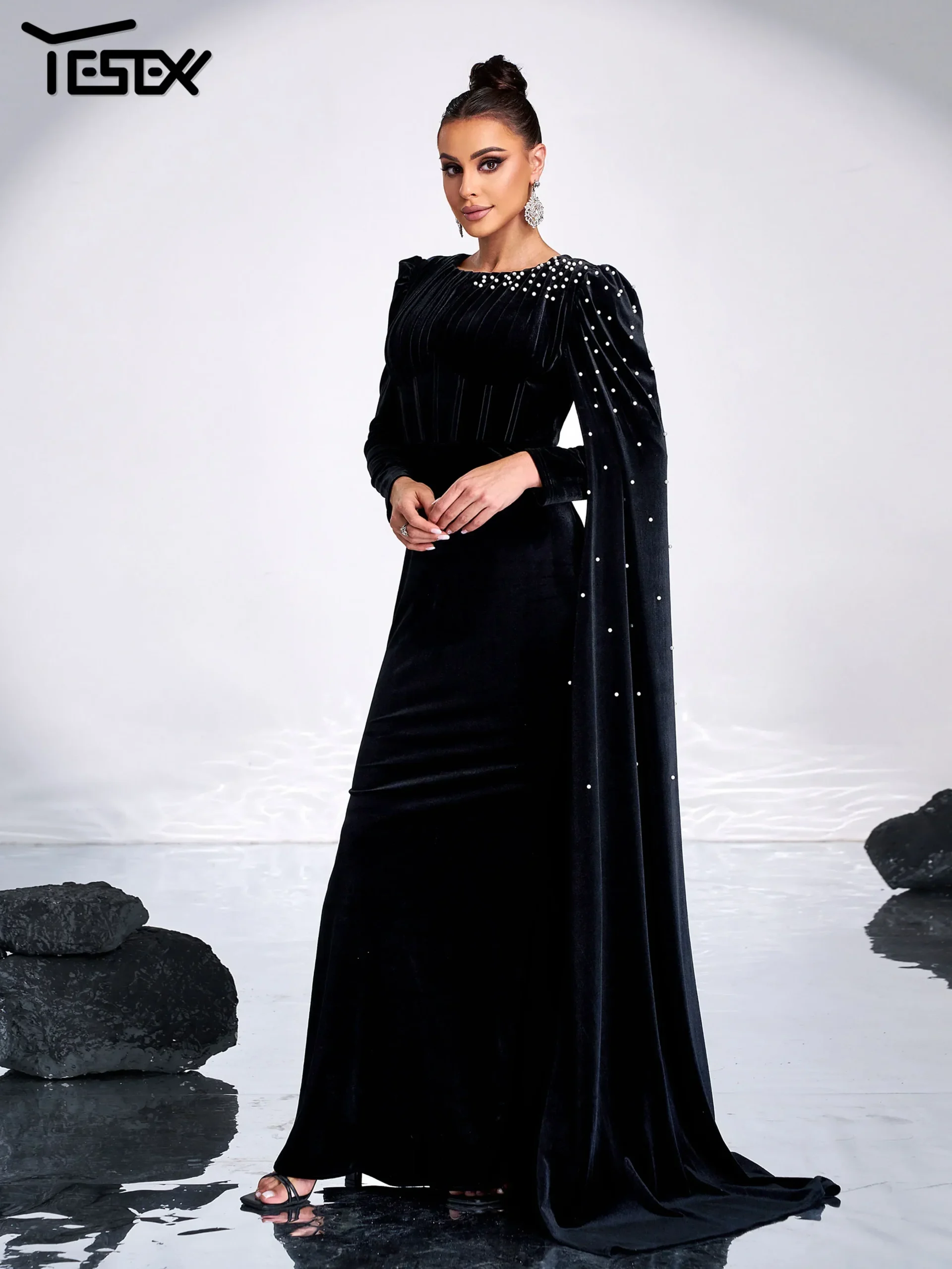 Robe de soirée en velours, strass, col rond – Image 5