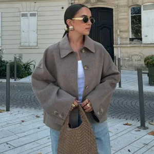 Veste Élégante Matelassée à Revers pour Saisons de Transition