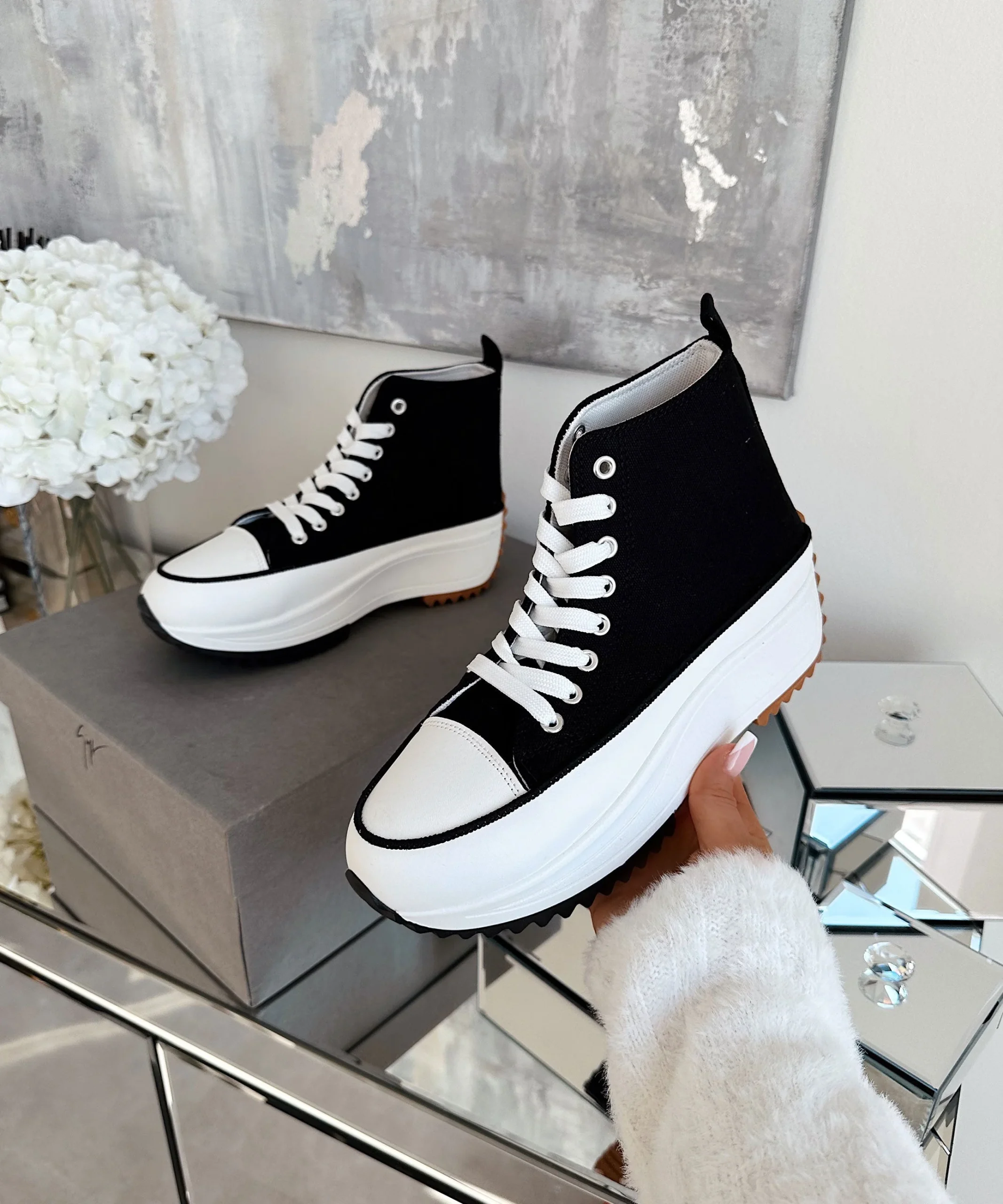Adelia - Des baskets noires élégantes pour un look intemporel – Image 6