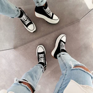 Adelia - Des baskets noires élégantes pour un look intemporel