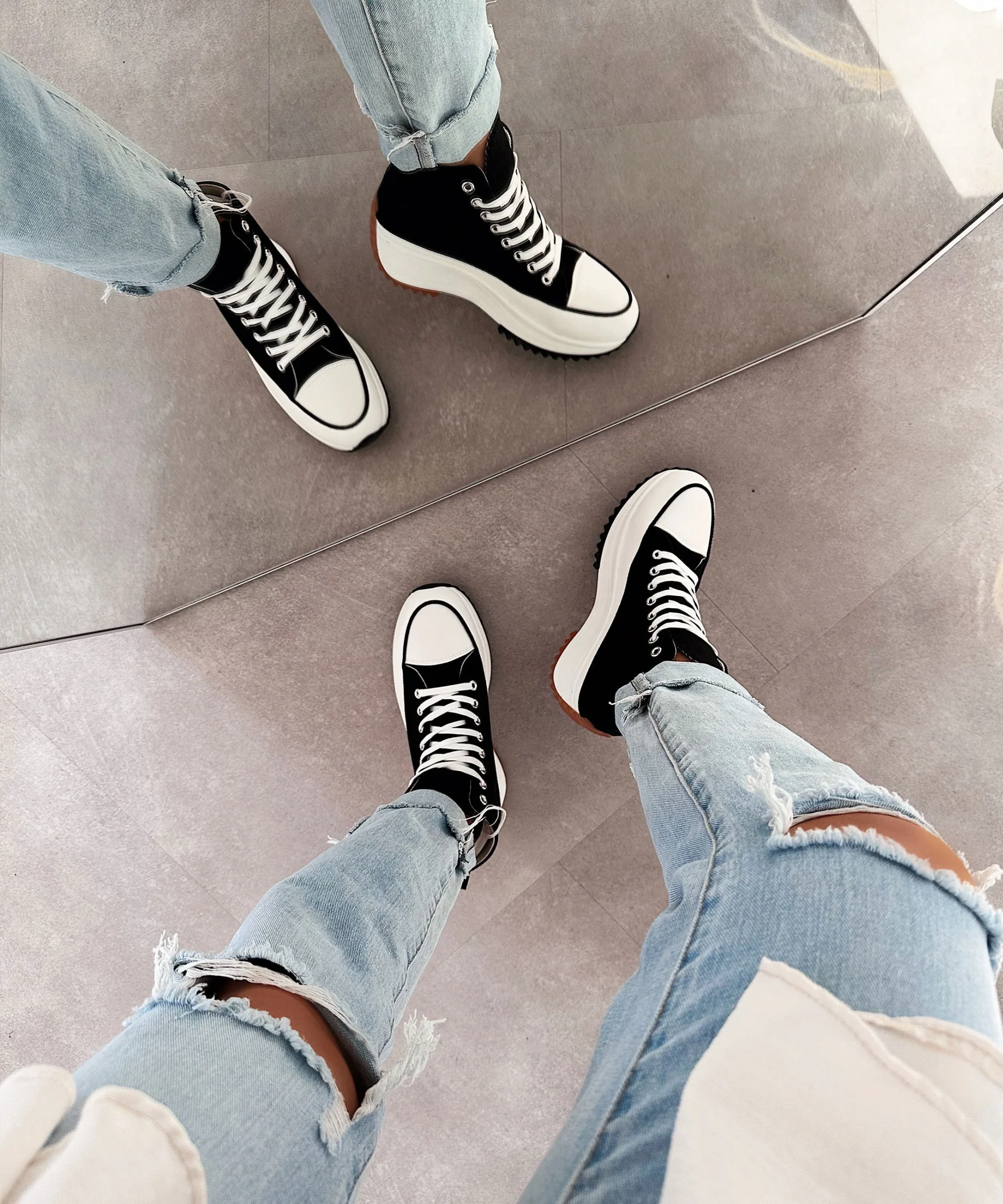 Adelia - Des baskets noires élégantes pour un look intemporel – Image 2